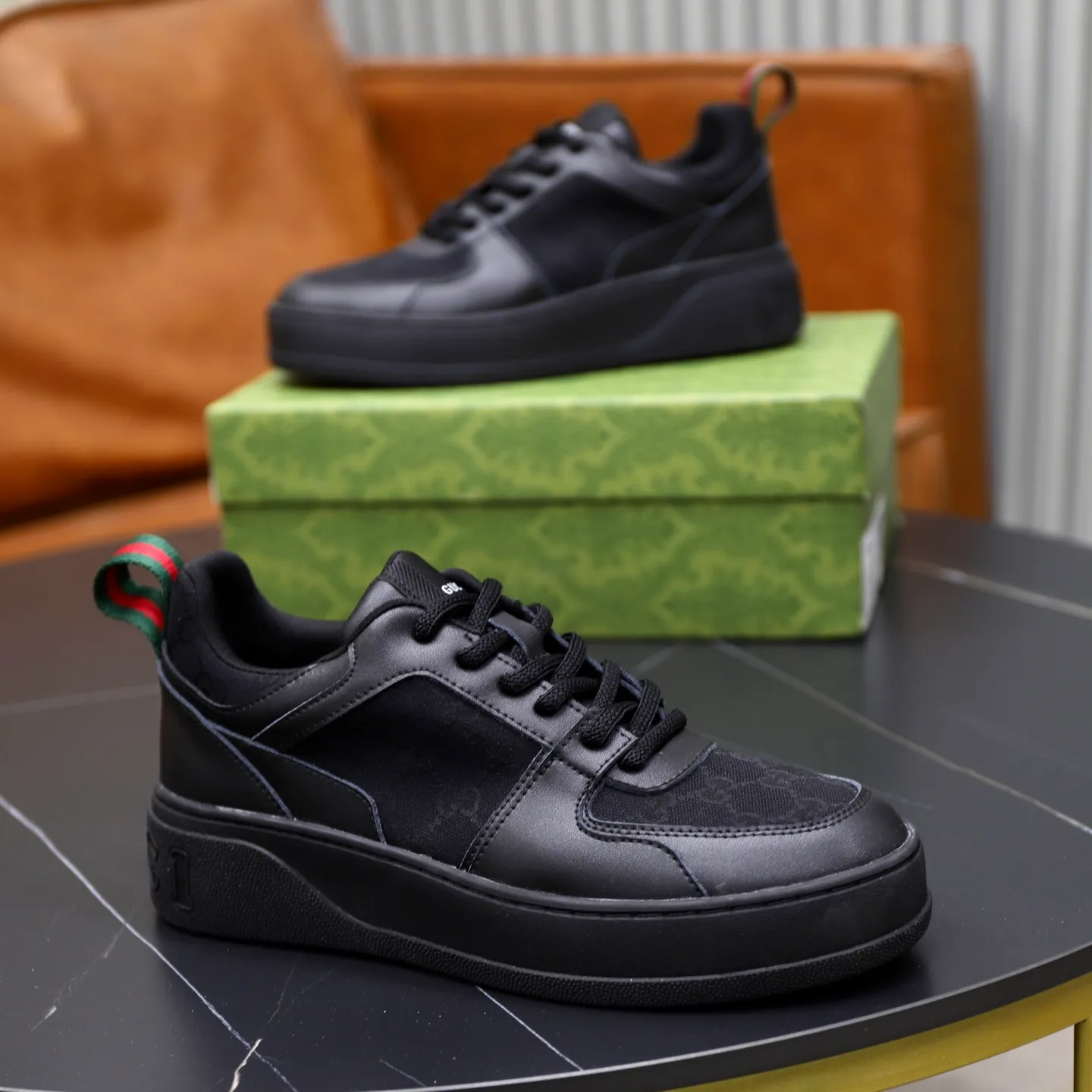 Ex-factory price: 420💰🙅‍♂️🙅‍♂️🙅‍♂️ Brand: GUCCI Standard code: 38-44 (45 customized) Grade: Same as the official website Material: Original cowhide material spliced with brand cloth Comfortable and breathable lining Lightweight and wear-resistant sports outsole Style category: Men's fashion casual shoes Running sports shoes Distinguished luxury brand elements Top luxury color: actual picture color